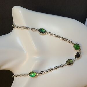 Necklace vintage nwt silver tone with faux stones